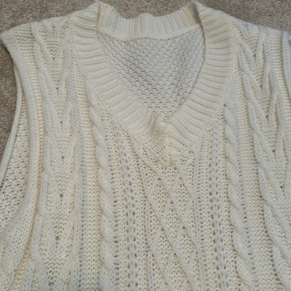 🍦Sweater vest 🍦 - Picture 2 of 2